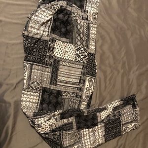 Hot kiss black &white patchwork pattern joggers